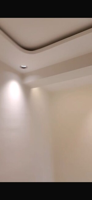 Room in 1 BHK Apartment at UK Iridium, Kandivali East – for Rent