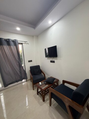 Living Room in 1 BHK Builder Floor at Sector 40 – for Rent