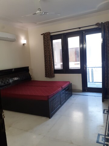 Bedroom in 3 BHK Builder Floor at Sushant Lok ii – for Rent