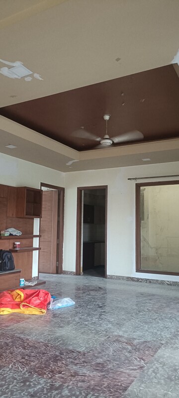 Building Lobby in 6+ BHK Villa at Sector 52 – for Rent