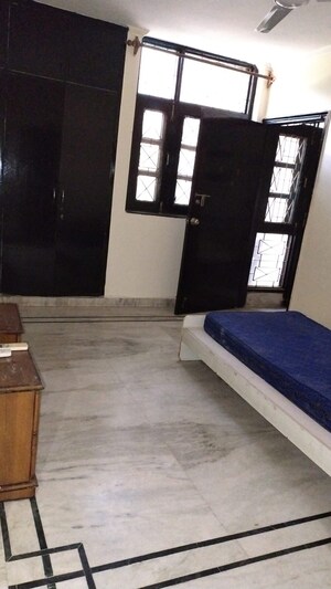 Room in 4 BHK Villa at Eros Rosewood Villas, Sector 50 – for Rent