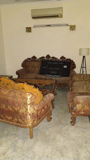 Living Room in 4 BHK Villa at Eros Rosewood Villas, Sector 50 – for Rent