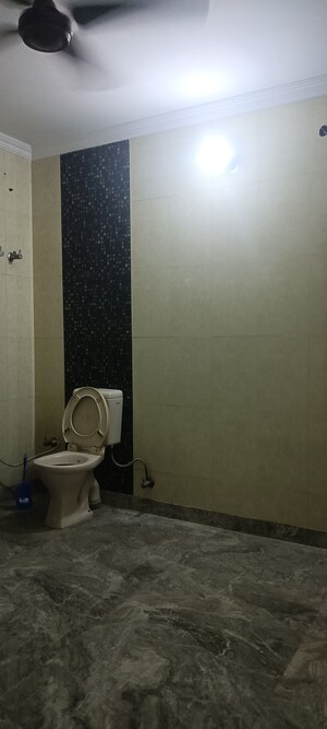 Bathroom in 3 BHK Villa at Sector 40 – for Rent