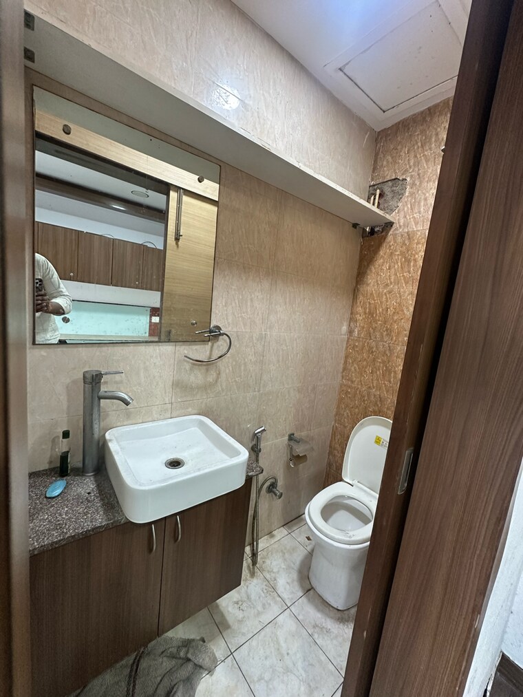 Bathroom, jmd-galleria Commercial Office Space 850 Sq.Ft. In Tikri Gurgaon 9238606