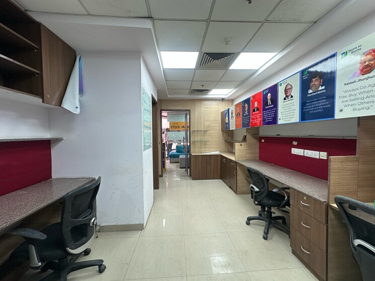  Parking, jmd-galleria Commercial Office Space 850 Sq.Ft. In Tikri Gurgaon 9238606