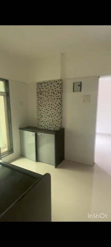 Room in 1 BHK Apartment at Ramdev Park, Mira Road – for Sale
