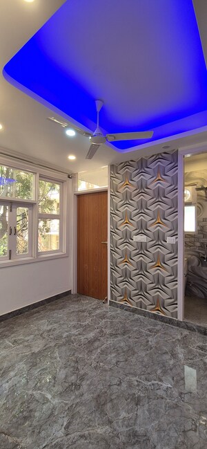 2 BHK Builder Floor For Rent in Chattarpur