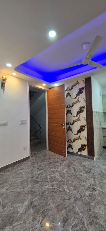 Room in 2 BHK Builder Floor at Chattarpur – for Rent
