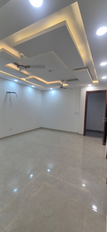 Furnished Amenities in 3 BHK Builder Floor at Chattarpur – for Rent