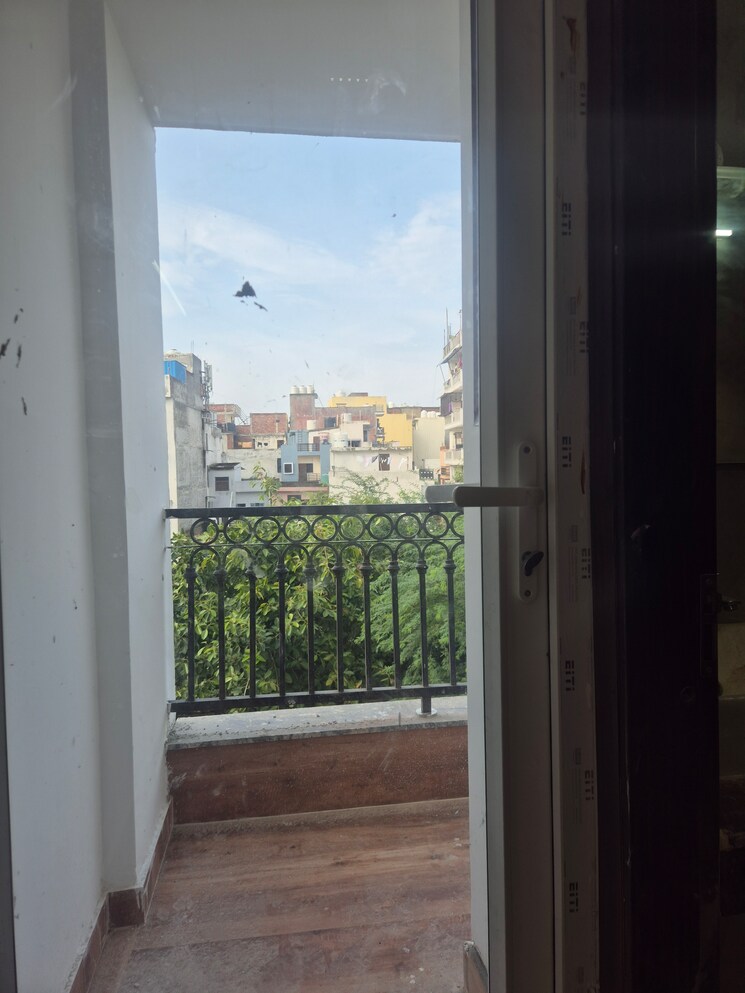 Balcony, chattarpur 1 Bedroom 550 Sq.Ft. Builder Floor In Chattarpur Delhi 9238644