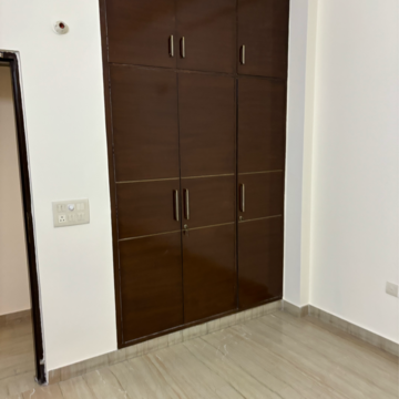 Room in 3 BHK Builder Floor at Shatabdi Vihar, Sector 52 – for Rent