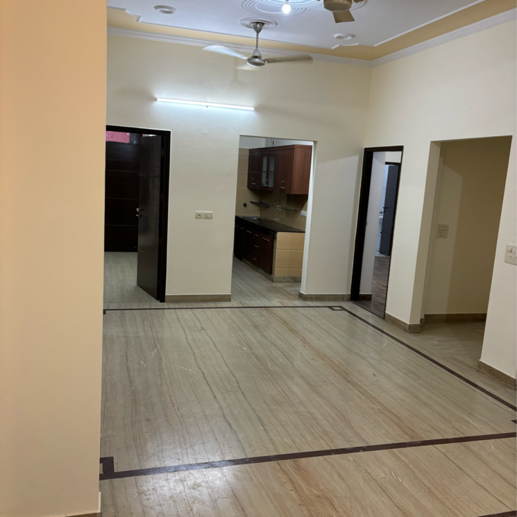Room, shatabdi-vihar 3 Bedroom 2000 Sq.Ft. Builder Floor In Sector 52 Noida 9238656