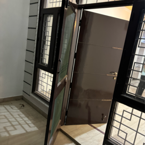 Balcony in 3 BHK Builder Floor at Shatabdi Vihar, Sector 52 – for Rent