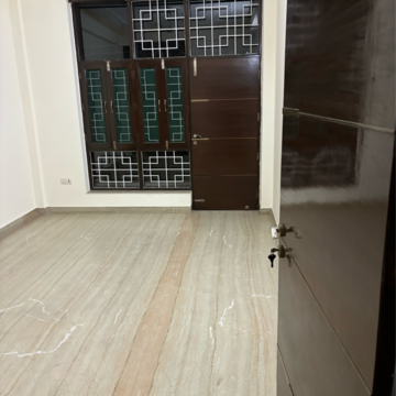 Balcony in 3 BHK Builder Floor at Shatabdi Vihar, Sector 52 – for Rent