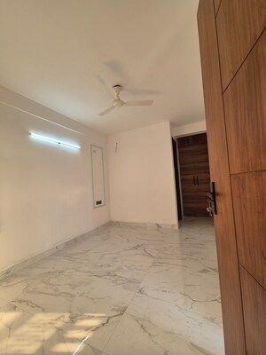 Room in 1 BHK Builder Floor at Chattarpur – for Rent