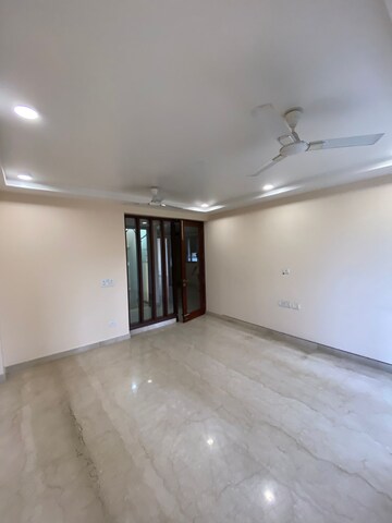 Room in 4 BHK Builder Floor at Ansal Sushant Lok I, Sector 43 – for Rent