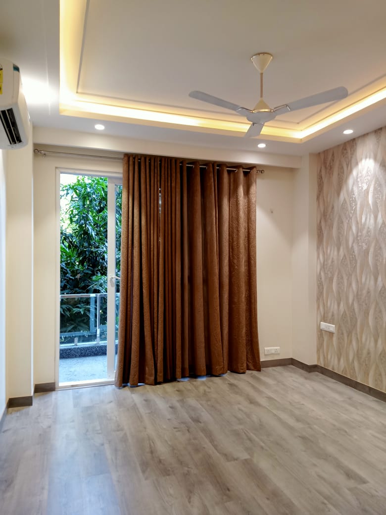 3 BHK 300 Sq.Yd. Builder Floor in Sushant Lok 2