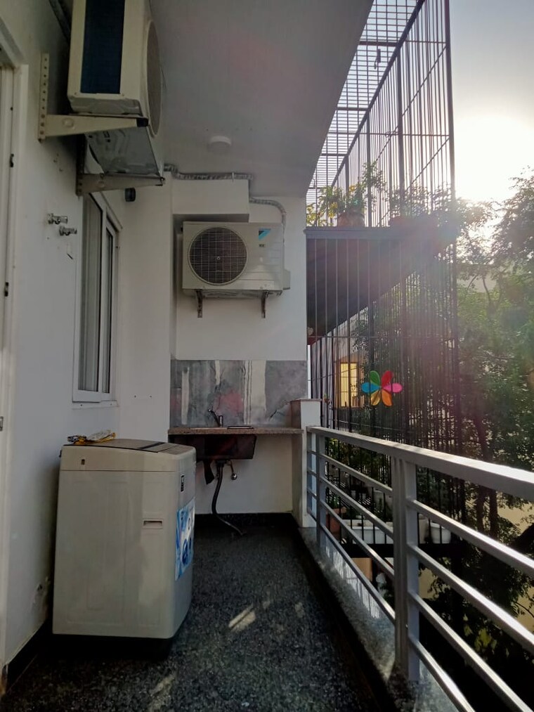 Balcony, sushant-lok-2 3 Bedroom 300 Sq.Yd. Builder Floor In Sector 57 Gurgaon 9238683