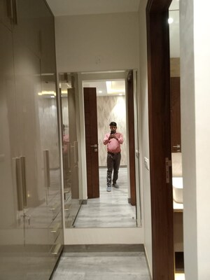 Building Lobby in 3 BHK Builder Floor at Sushant Lok 2, Sector 57 – for Rent