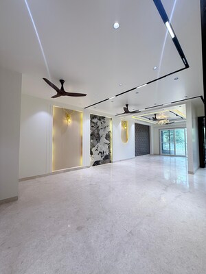 Room in 4 BHK Builder Floor at RWA Apartments Sector 45, Sector 45 – for Rent