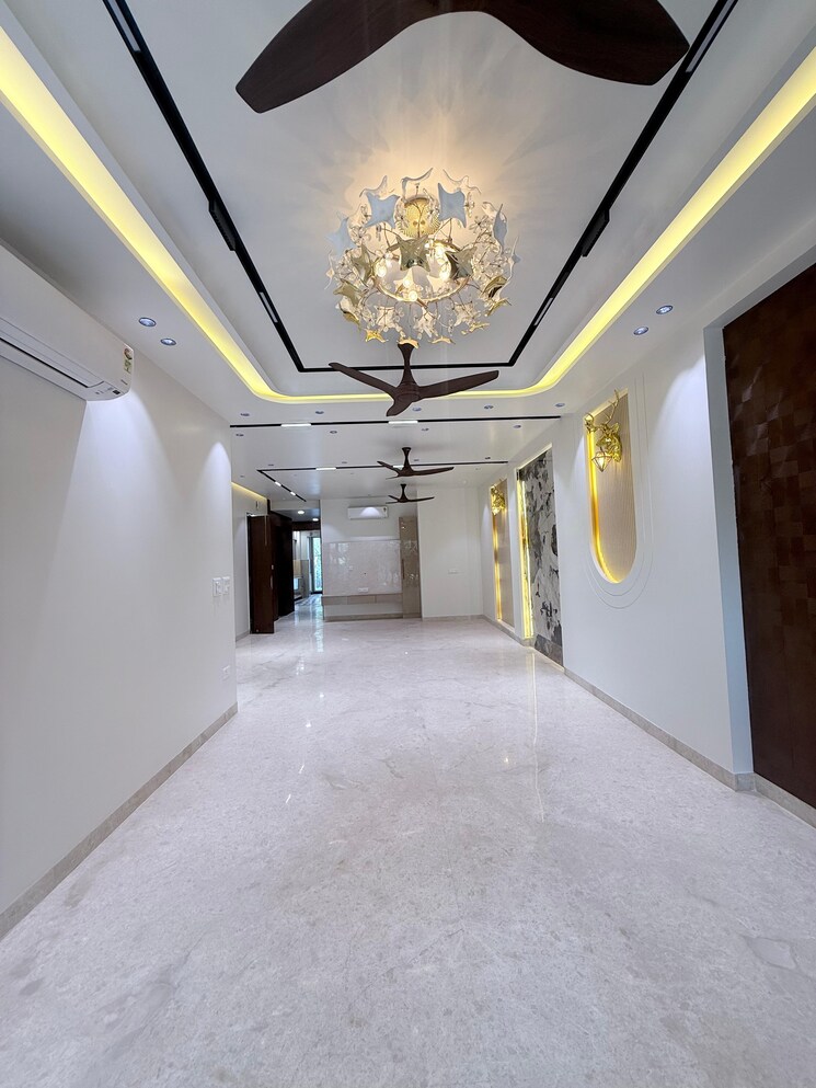 Room, rwa-apartments-sector-45 4 Bedroom 300 Sq.Yd. Builder Floor In Sector 45 Noida 9238696