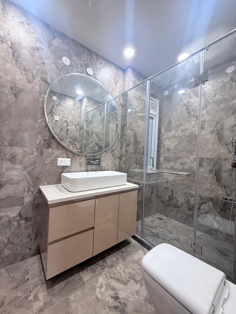 Bathroom, rwa-apartments-sector-45 4 Bedroom 300 Sq.Yd. Builder Floor In Sector 45 Noida 9238696