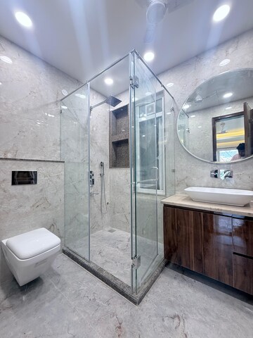 Bathroom in 4 BHK Builder Floor at RWA Apartments Sector 45, Sector 45 – for Rent