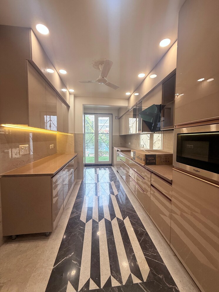 Balcony, rwa-apartments-sector-45 4 Bedroom 300 Sq.Yd. Builder Floor In Sector 45 Noida 9238696