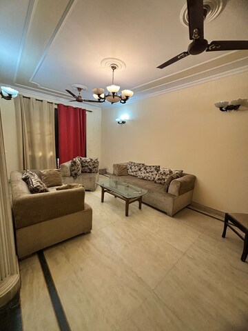 Team Area in 3 BHK Apartment at Ansal Sushant Estate, Sector 52 – for Rent