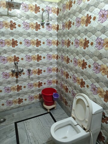 Bathroom in 2 BHK Builder Floor at SS Mayfield Gardens, Sector 51 – for Rent