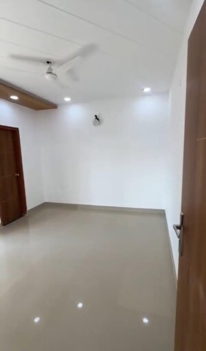 Room in 2 BHK Apartment at Earthcon Casa Grande II, Chi V Greater Noida – for Sale