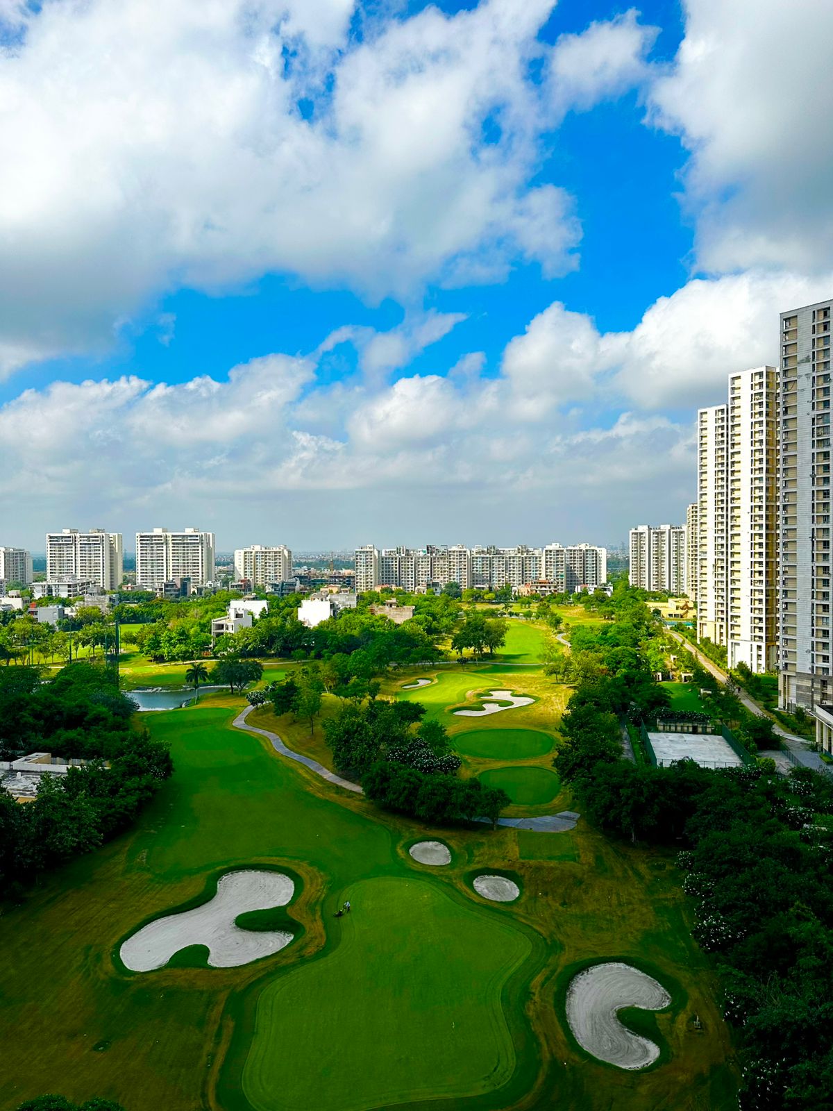2 BHK Apartment For Sale in Elite Golf Green