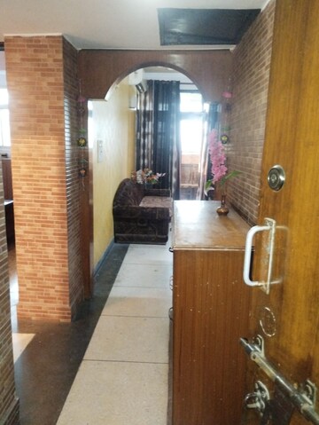 Living Room in 3.5 BHK Apartment at Ip Extension – for Rent