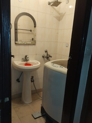 Bathroom in 3.5 BHK Apartment at Ip Extension – for Rent