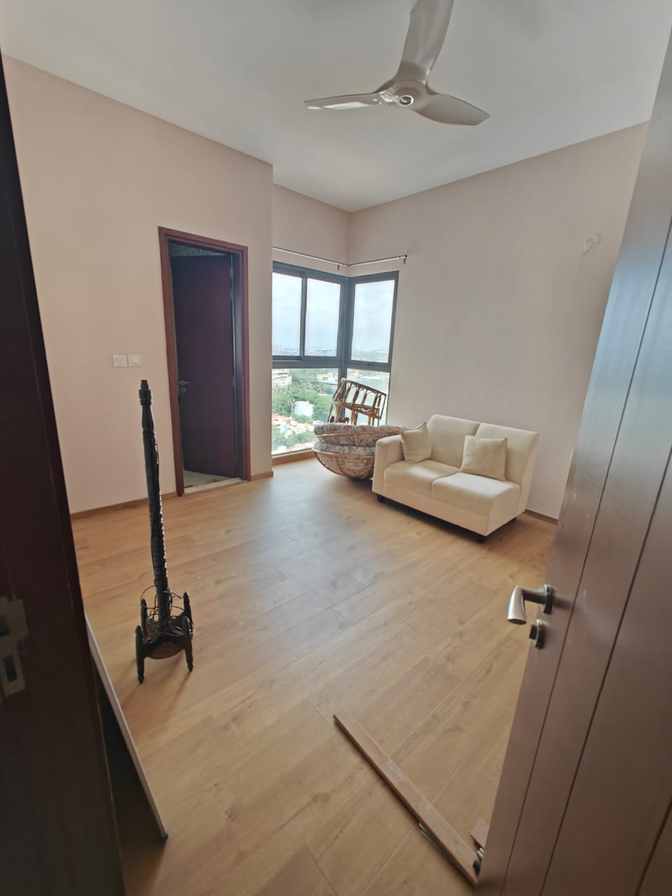 4 BHK + Servant Room 3540 Sq.Ft. Apartment in Pramuk MM Meridian