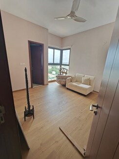 4 BHK + Servant Room Apartment For Sale in Pramuk MM Meridian