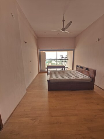 Room in 4 BHK Apartment at Pramuk MM Meridian, Jayanagar – for Sale