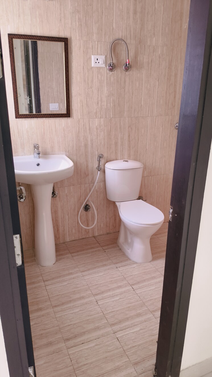 Bathroom, samridhi-luxuriya-avenue 3 Bedroom 1625 Sq.Ft. Apartment In Sector 150 Noida 9238763