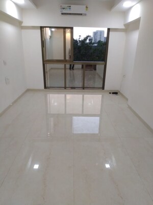 Room in 2 BHK Apartment at Platinum 53 West, Andheri West – for Rent