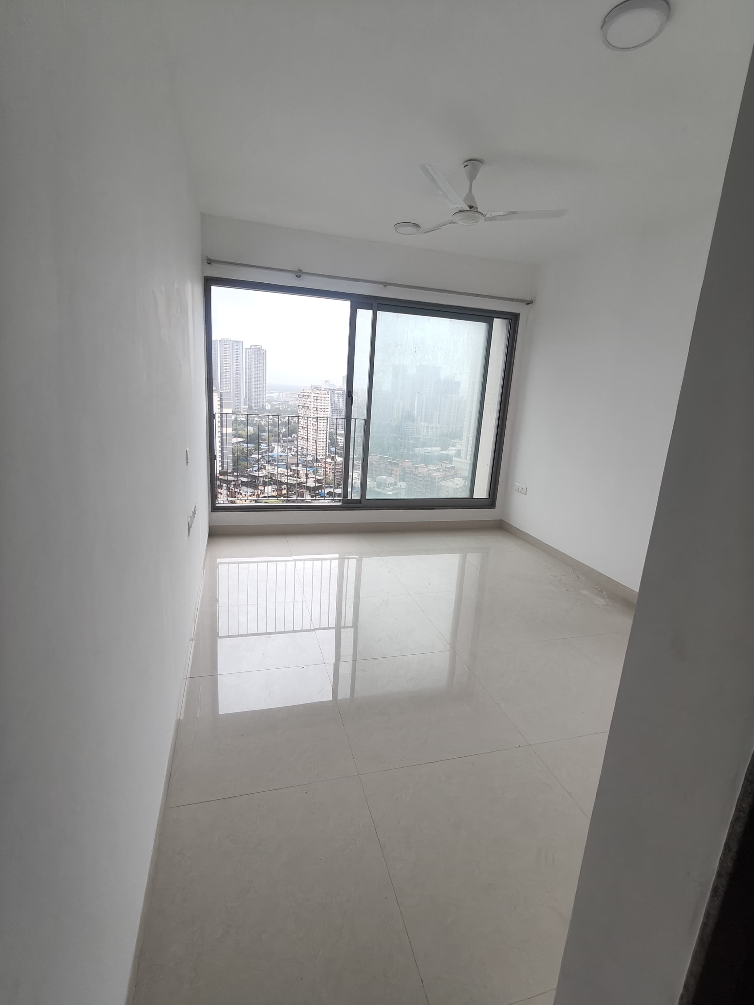 2 BHK + Pooja Room Apartment For Rent in Platinum 53 West