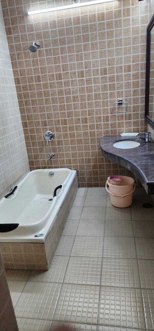 Master Bedroom in 6+ BHK Villa at Gomti Nagar – for Rent