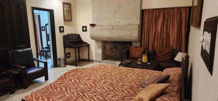 Bedroom, gomti nagar 6+ Bedroom 3000 Sq.Ft. Villa In Gomti Nagar Lucknow 9238789