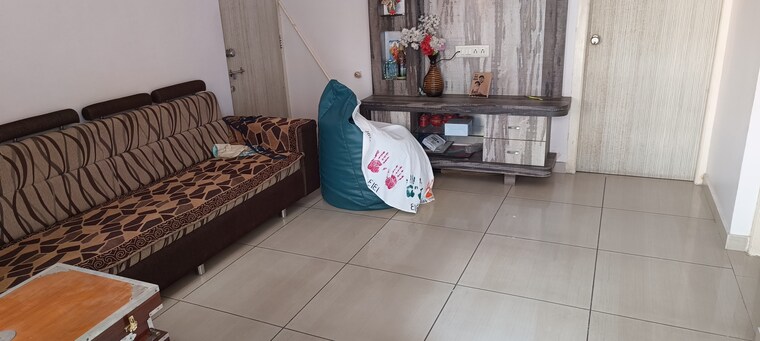  Parking, ambawadi 4 Bedroom 2500 Sq.Ft. Villa In Ambawadi Ahmedabad 9238811