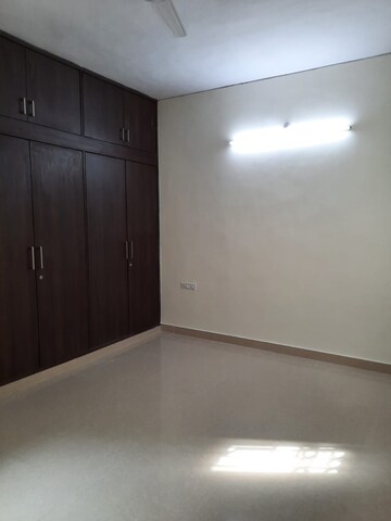 Room in 1 BHK Apartment at Sector 23 Dwarka – for Sale