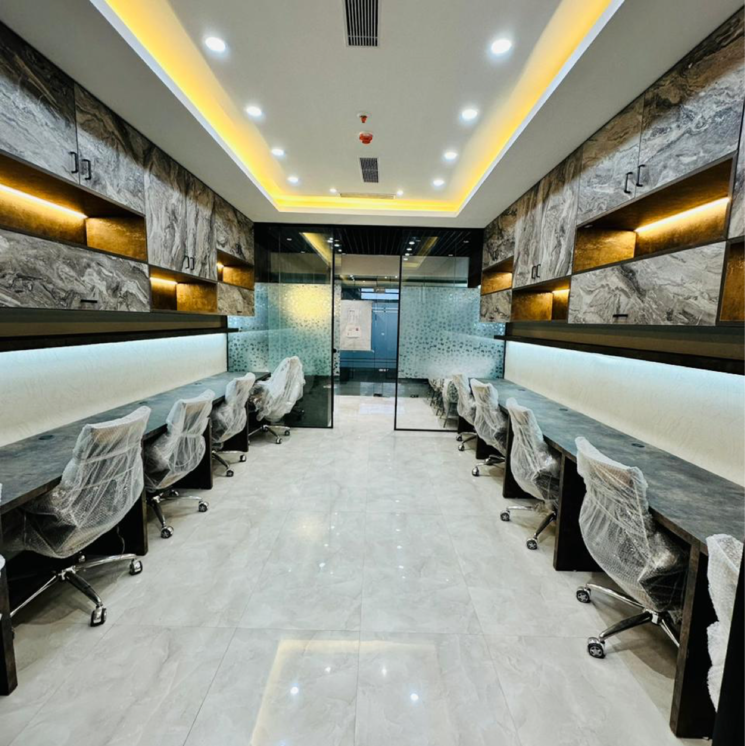  Parking, alphathum Commercial Office Space 570 Sq.Ft. In Sector 90 Noida 9238835