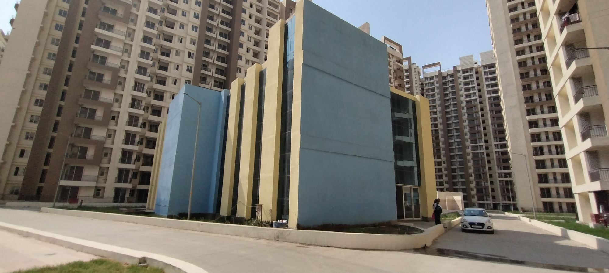 3 BHK + Extra Room Apartment For Rent in Amrapali Golf Homes