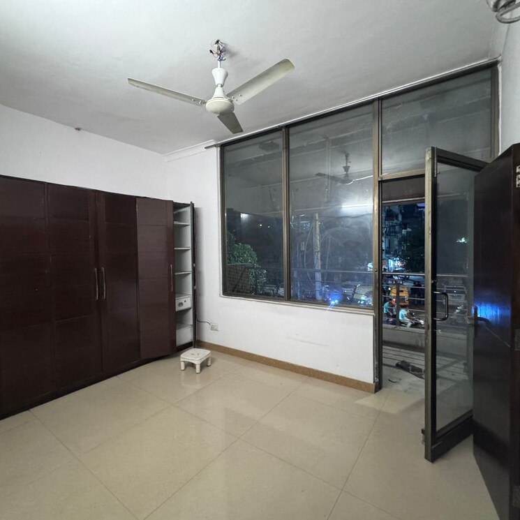 Room, kalkaji 3 Bedroom 1800 Sq.Ft. Apartment In Kalkaji Delhi 9238876