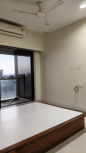 Room in 3 BHK Apartment at Rustomjee Elita, Andheri West – for Sale