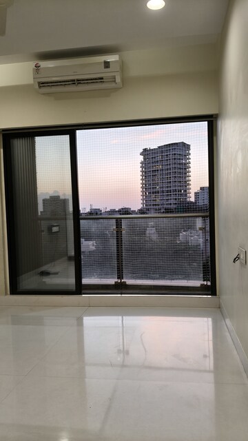 Room in 3 BHK Apartment at Rustomjee Elita, Andheri West – for Sale