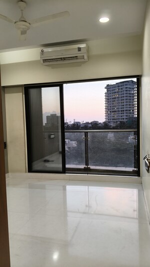 Room in 3 BHK Apartment at Rustomjee Elita, Andheri West – for Sale